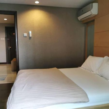 Two Bedroom Apartment At El Royale Hotel Бандунг Екстериор снимка