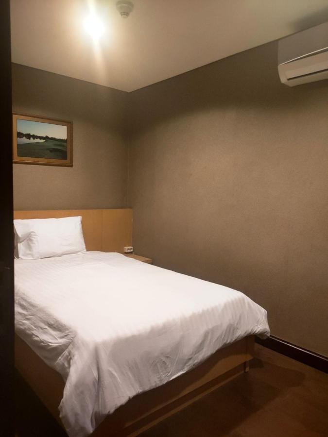Two Bedroom Apartment At El Royale Hotel Бандунг Екстериор снимка